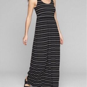 Athleta Maxi Dress Size Small Black White Stripe